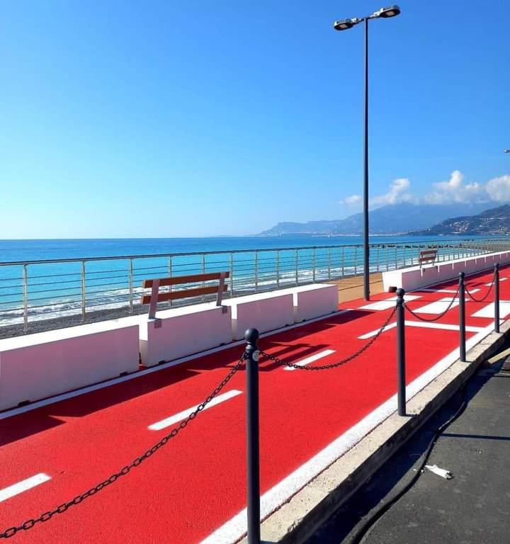 Апартаменты Casa Al Mare Вентимилья Экстерьер фото