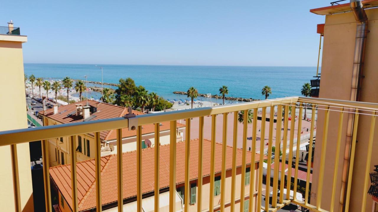 Апартаменты Casa Al Mare Вентимилья Экстерьер фото
