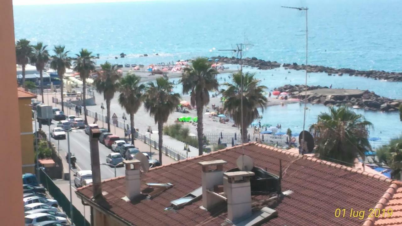 Апартаменты Casa Al Mare Вентимилья Экстерьер фото